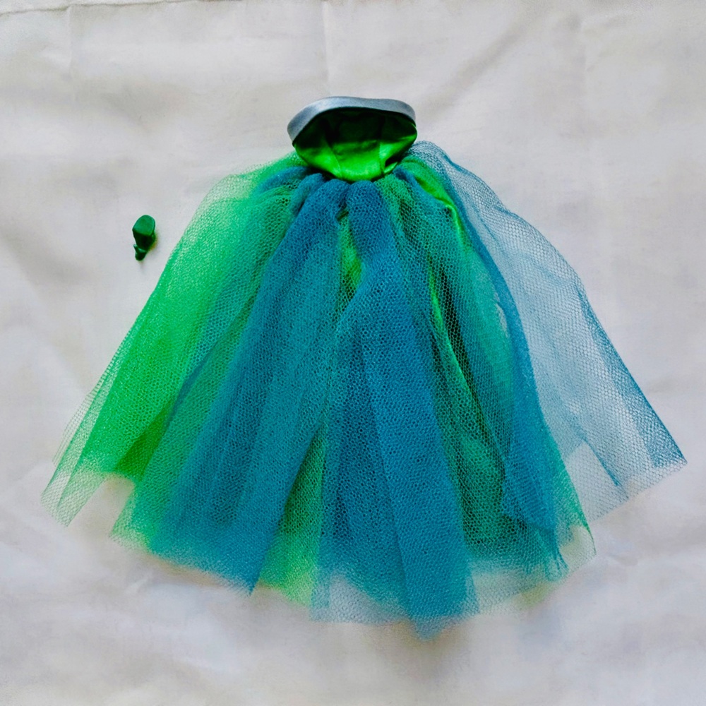 Green and Blue and Red and White Campus Sweetheart Dresses - Picture 2 of 4
